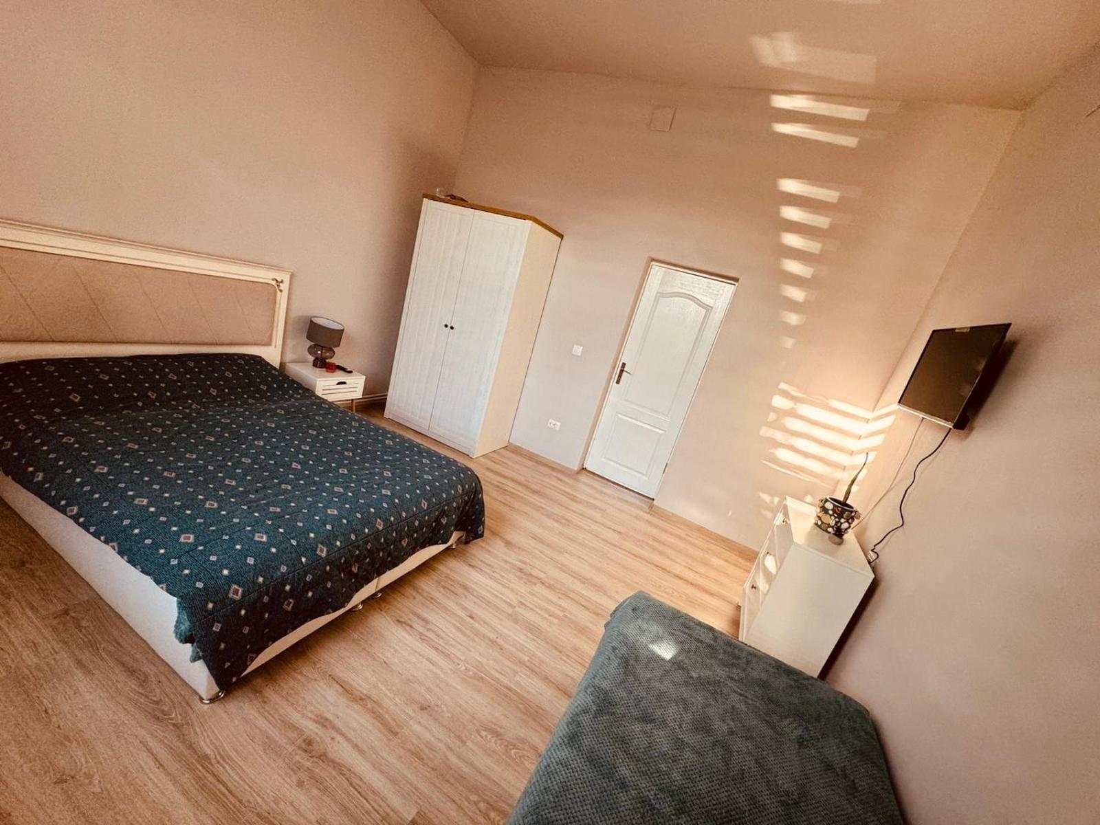 Serbian House Timisoara Ngoại thất bức ảnh